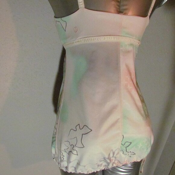 Lululemon Strappy Pastel Floral Built in Bra Adjustable Waist Size 4 - Picture 5 of 9